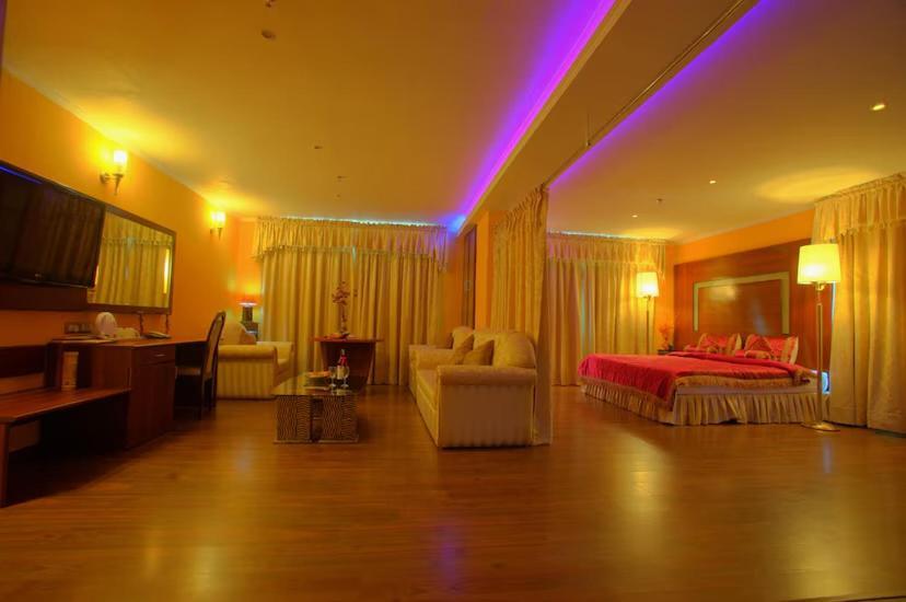The Quilon Beach Hotel And Convention Center Kollam Quarto foto