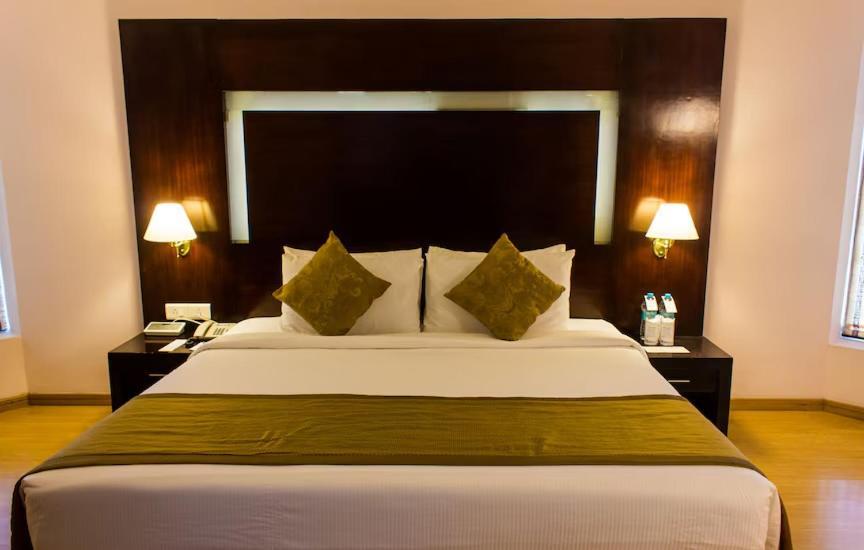 The Quilon Beach Hotel And Convention Center Kollam Exterior foto