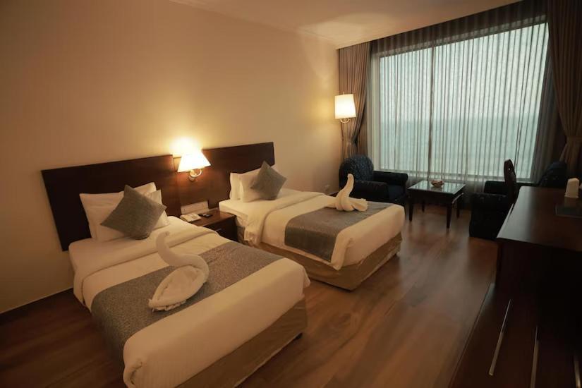 The Quilon Beach Hotel And Convention Center Kollam Exterior foto