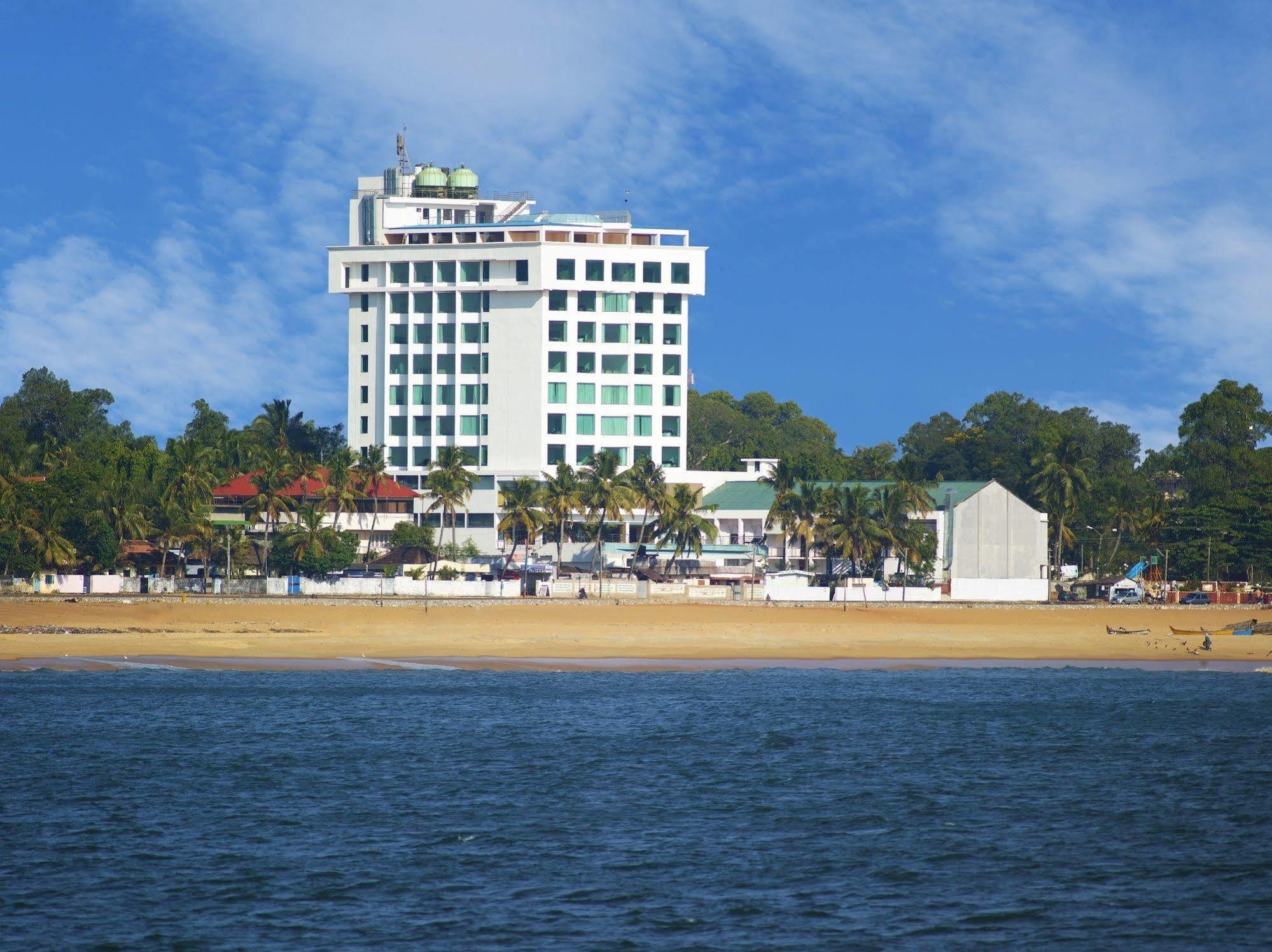 The Quilon Beach Hotel And Convention Center Kollam Exterior foto